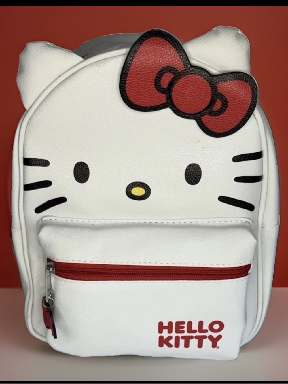 NEW with Tags ~ HELLO KITTY Sanrio White Mini Backpack Purse Red Bow Zipper Pull